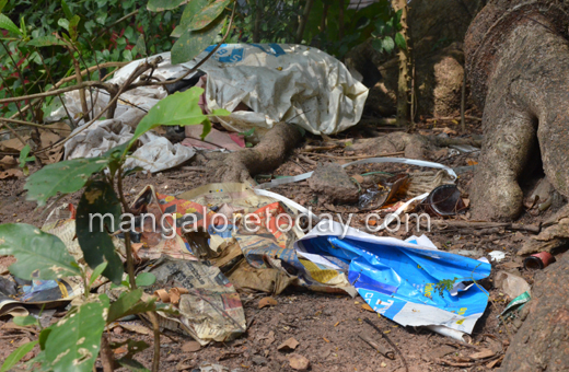Garbage infront of BJP Office Mangalore